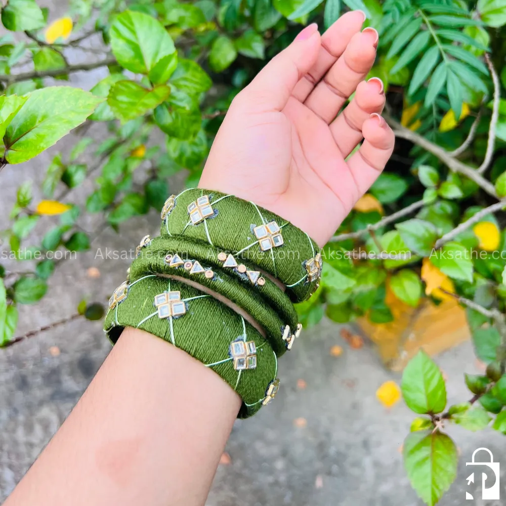 22 সবুজ রেশ কুন্দনের চুড়ি - Image 1